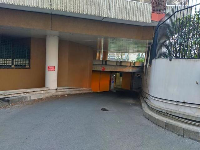 Belle place de parking Thibouméry/Alleray