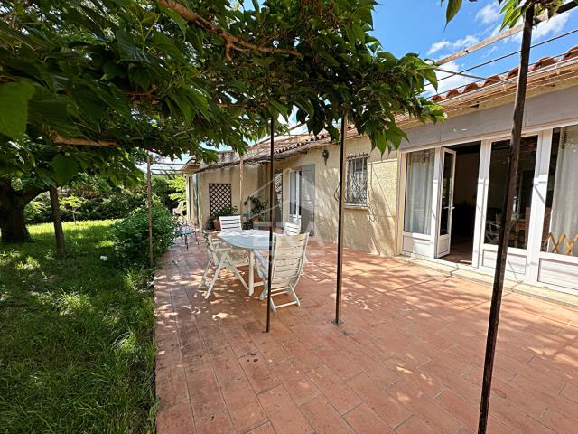 Belle Propriété 7 pièces Rognes 185m2 sur 11 000m2 de terrain