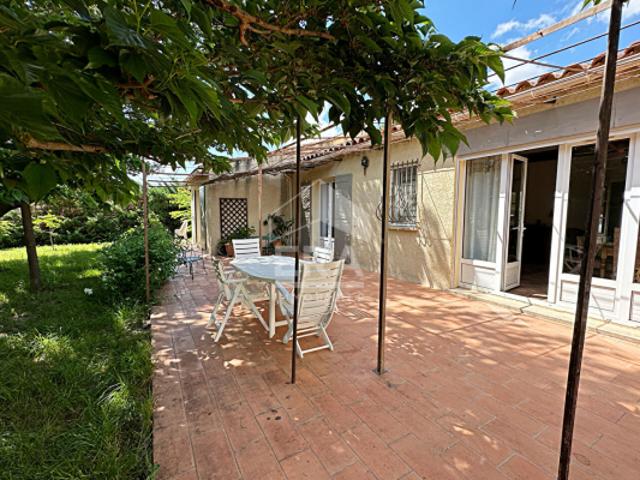 Belle Propriété 7 pièces Rognes 185m2 sur 11 000m² de terrain