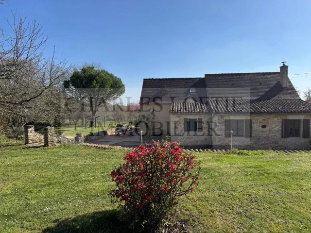 Belle propriété comprenant 2 maisons et piscine, sur 2 ha de terrain, à proximité de Cazals