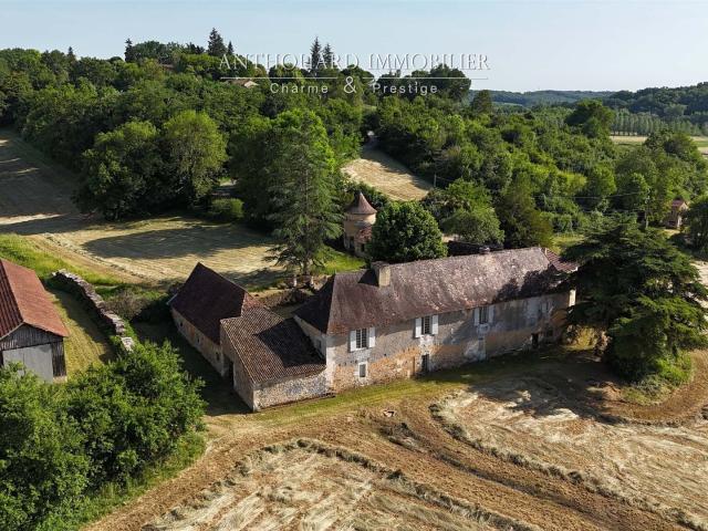 Belle propriété à rénover, sur 6,4ha 300m² Bergerac