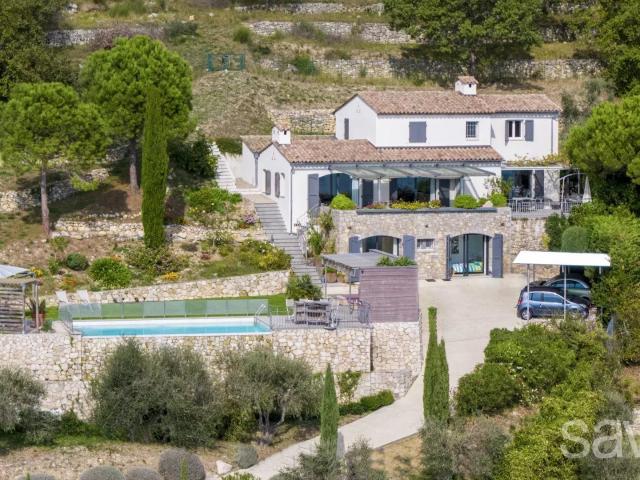 Belle propriété avec vue panoramique sur la mer 200m² Châteauneuf Grasse