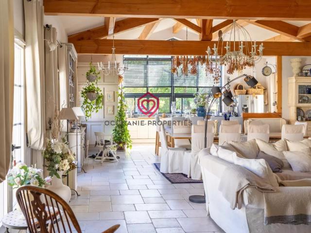 Belle propriété avec piscine et dépendance, Carcassonne m² Malves En Minervois