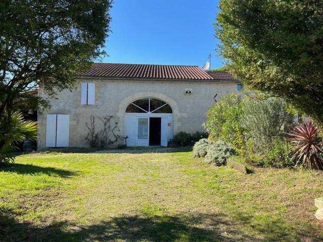 Belle propriété avec piscine 650m² Saint Emilion