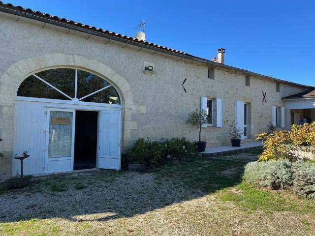 Belle propriété avec piscine 650m² Saint Emilion