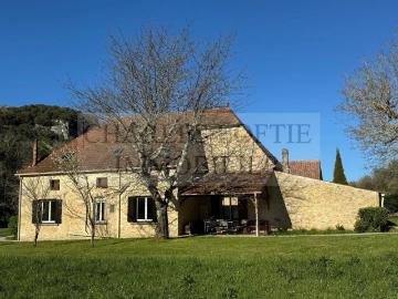Belle propriété de campagne avec piscine sur 3.7 ha de terra. 211m² Montcabrier