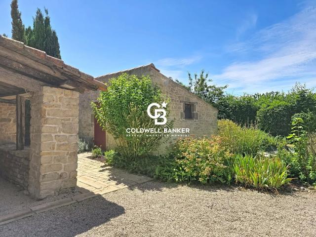 Belle propriété de charme avec jardin et dépendances à Thiré 165m² Thiré