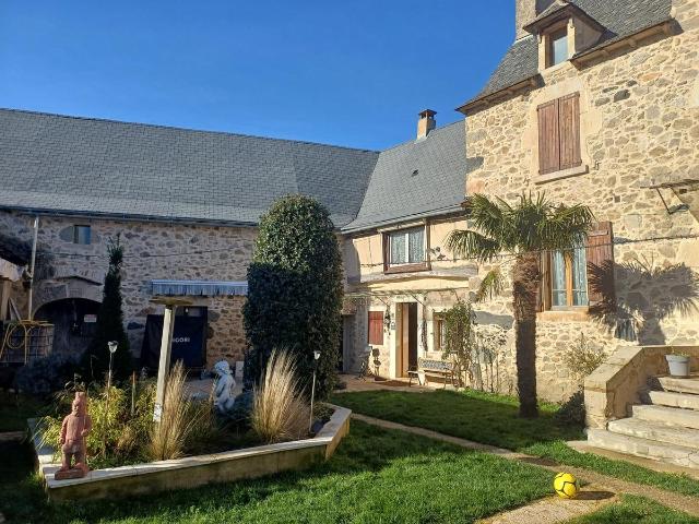 Belle propriété en pierre entièrement rénovée 200m² Maleville