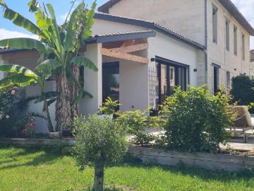 Belle propriété en pierre idéalement placée à Galgon 155m² Galgon
