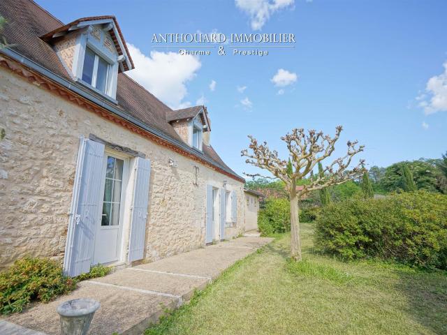 Belle propriété et son gîte sur 1,5ha 290m² Bergerac
