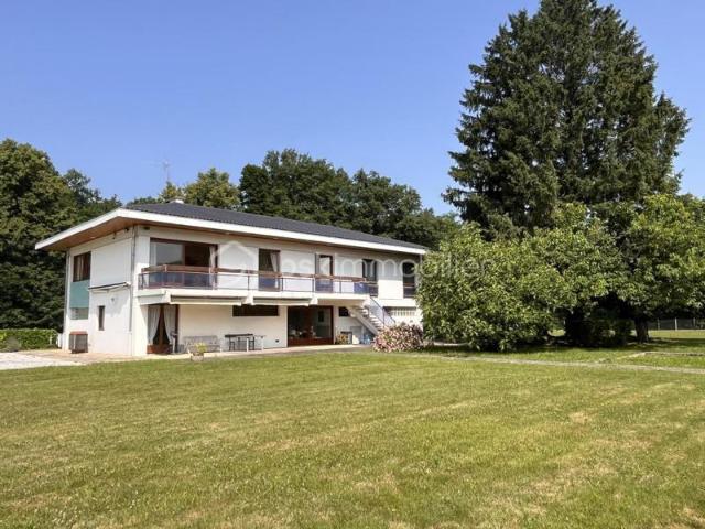 Propriété d'exceptipn 300M2 avec piscine Terrain 2000M2 constructible