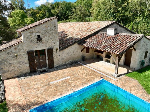 Belle propriété sur 6ha 180m² Saint Martin de Beauville