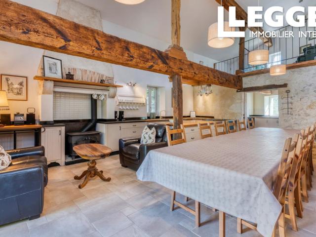 Belle propriété rénovée avec deux maisons indépendantes, une grande grange idéale pour un atelier ou un studio
