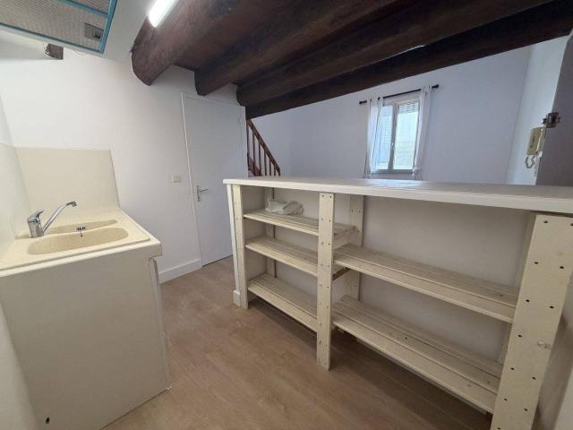 BELLEGARDE DUPLEX T2 RENOVE ET CLIMATISE