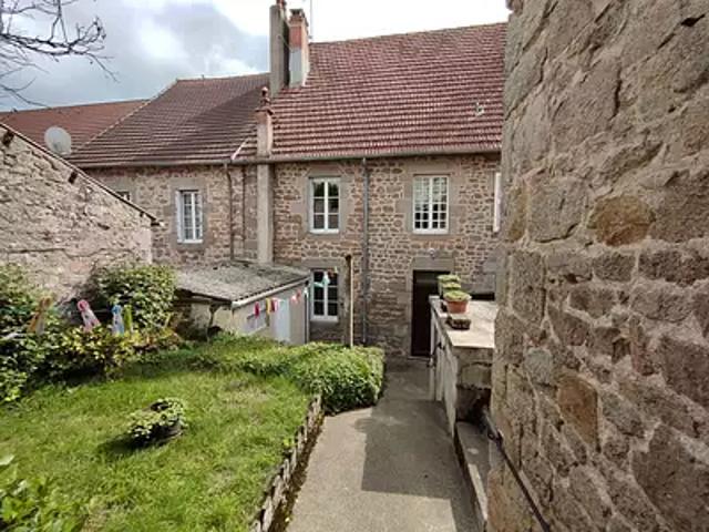 Bellegarde en Marche 23190 Achat / Vente maison 6 pièces t6 au dernier étage cave