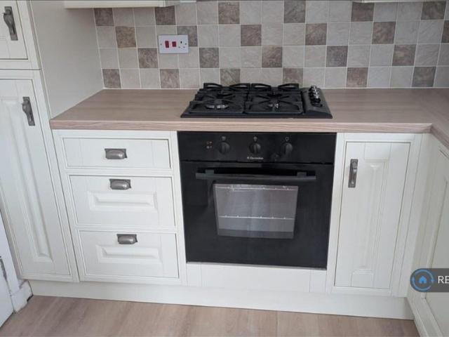 Belleisle Road, Kirkcaldy, KY2 3 bed semi detached house to rent £1,250 pcm £288 pw