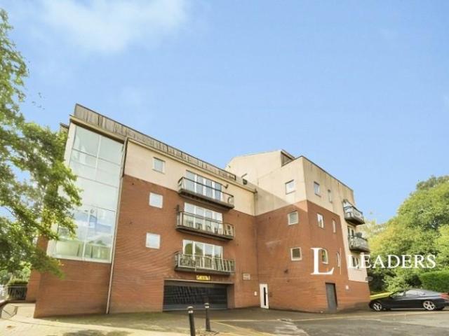 Bellerton Lane, Stoke on Trent. 2 bed flat to rent £795 pcm £183 pw