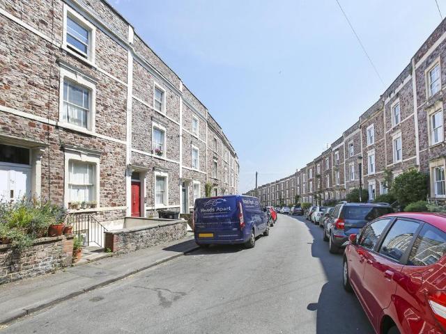 Bellevue Crescent, Clifton 1 bed apartment to rent £1,290 pcm £298 pw