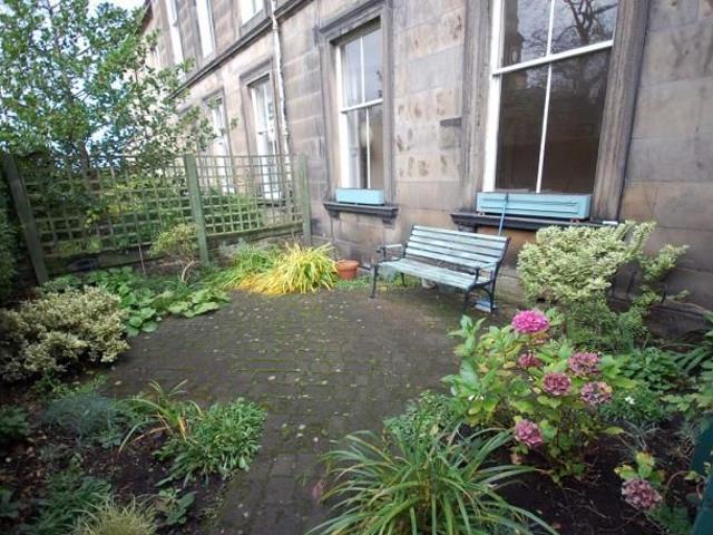 Bellevue Place, Edinburgh EH7, 1 bed flat to rent, £1,200 pcm | PrimeLocation