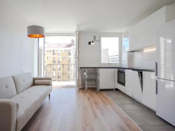 Belleville / rue de Belleville, Paris Amsterdam Apartments for Rent
