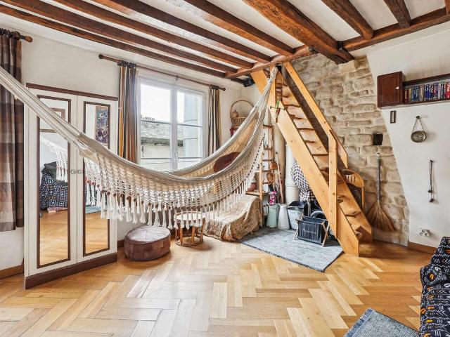 Belleville / rue du Faubourg du temple, Paris Amsterdam Apartments for Rent