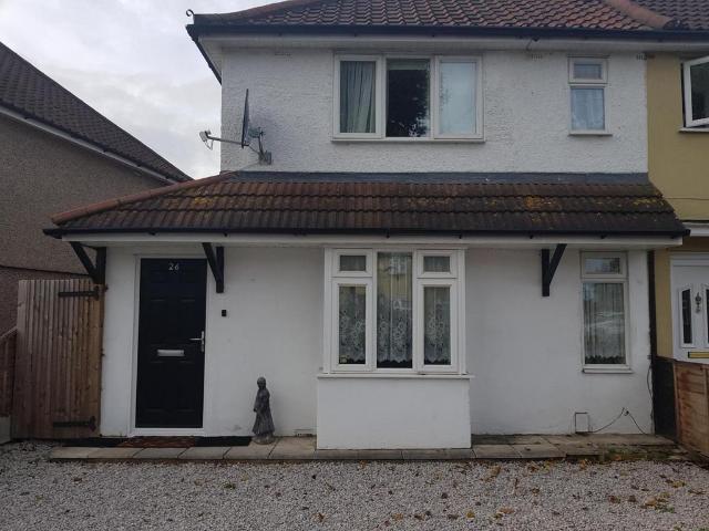 Bellhouse Road, ROMFORD RM7 3 bed end of terrace house to rent £2,100 pcm £485 pw