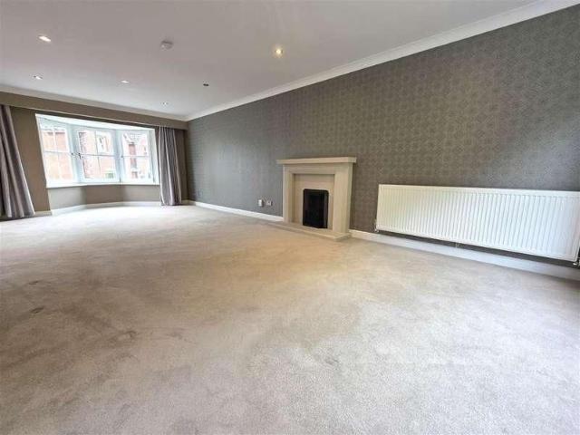 Bellhaven Place, Mearnskirk, Glasgow, G77