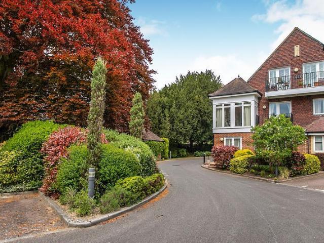 Bellingham Drive, Reigate, RH2 1 bed flat to rent £1,325 pcm £306 pw