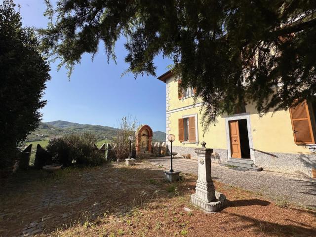 Bellissima casa d'epoca in centro paese 250m² Cartosio