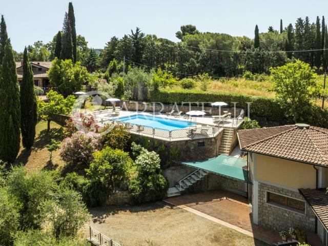 Bellissima proprietà a pochi km da Massa Marittima, composta. 770m² Massa Marittima