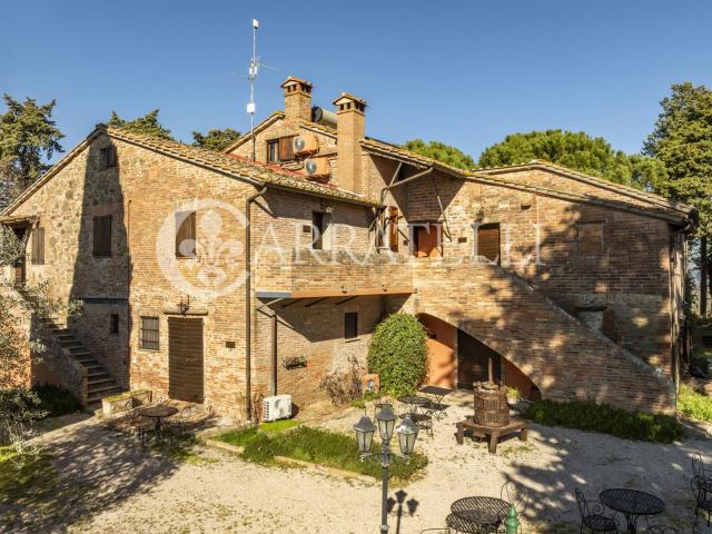 Bellissima proprietà in vendita nell'incantevole campagna um. 800m² Castiglione del Lago