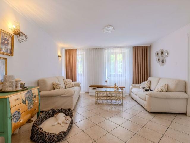 BELLISSIMA VILLETTA A SCHIERA DI 7.5 LOCALI NEL LOCARNESE