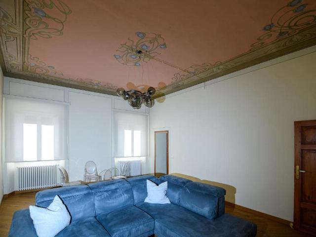 Bellissimo appartamento con 2 camere nel centro di Volterra 80m² Volterra