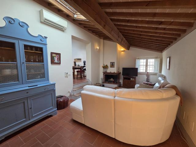 Bellissimo appartamento in condominio con giardino e piscina. 60m² Terricciola