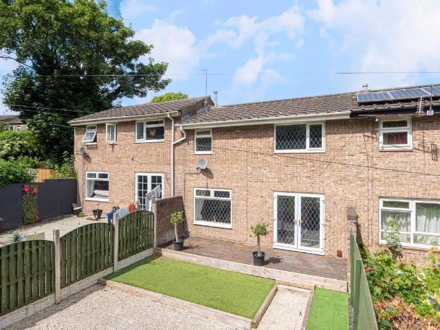 Bellmount Green, Leeds LS13, 2 bed terraced house to rent, £1,000 pcm | PrimeLocation