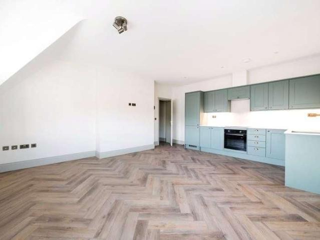 Bells House, South Street, Farnham, Surrey, GU9