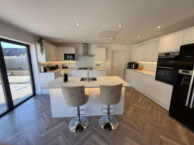 Bellswood Lane, Iver SL0, 4 bed detached house to rent, £3,200 pcm | PrimeLocation