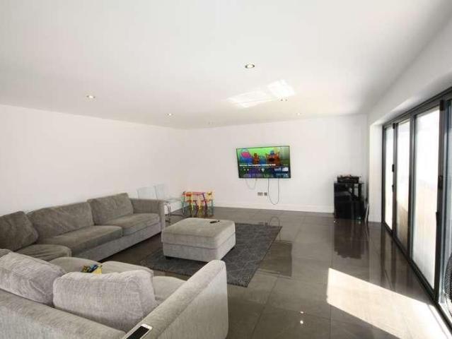Bellswood Lane, Iver, SL0