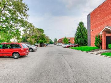 London, Ontario - Terrace, Swimming pool