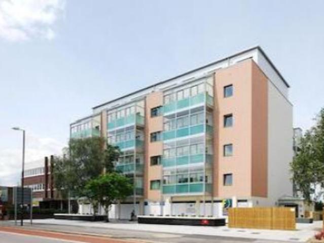 Bellvue Court, Staines Road, Hounslow. 2 bed apartment to rent £1,900 pcm £438 pw
