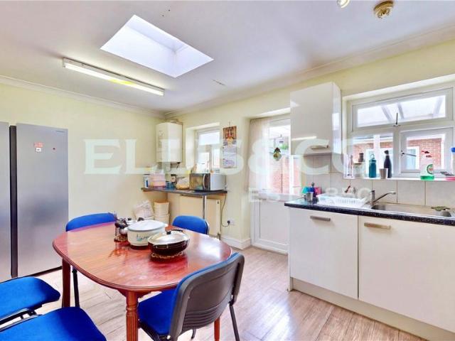 Belmont Avenue, Wembley, HA0 3 bed terraced house to rent £3,100 pcm £715 pw