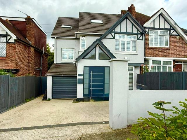 Belmont Avenue, Cockfosters