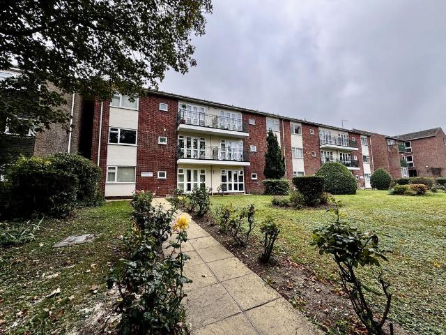 Belmont Court, Newmarket, Suffolk 2 bed flat to rent £1,150 pcm £265 pw