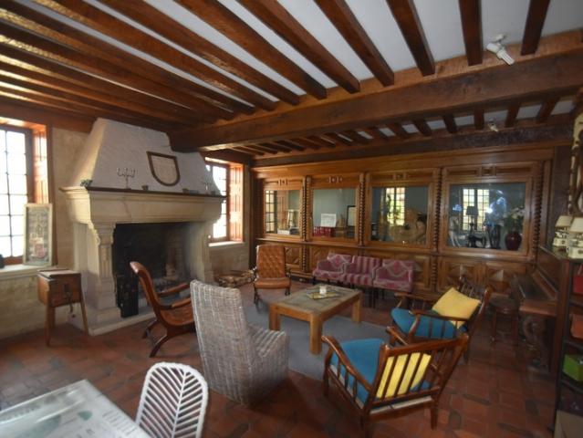 BELMONT DE LA LOIRE Maison 215 m² 7 pièces proche commodités