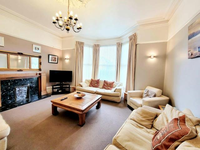 Belmont Drive, Liverpool, L6 7UP, United Kingdom | 7 bed apartment for rent #160141633 | Rentberry