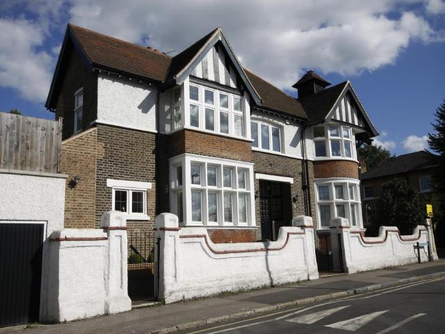 Belmont Hill 4 bed end of terrace house to rent £4,500 pcm £1,038 pw