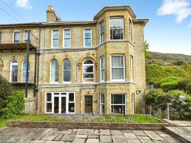 Belmont House, Southgrove Road, PO38 2 bed flat to rent £1,395 pcm £322 pw