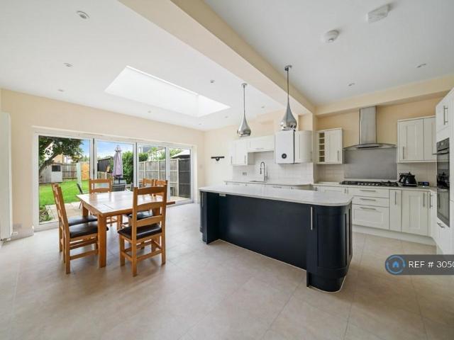 Belmont Road, Beckenham, BR3 3 bed terraced house to rent £3,300 pcm £762 pw