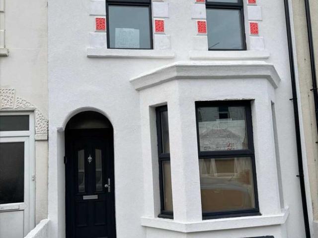 Belmont Road, Gillingham ME7, 3 bed terraced house to rent, £1,650 pcm | PrimeLocation
