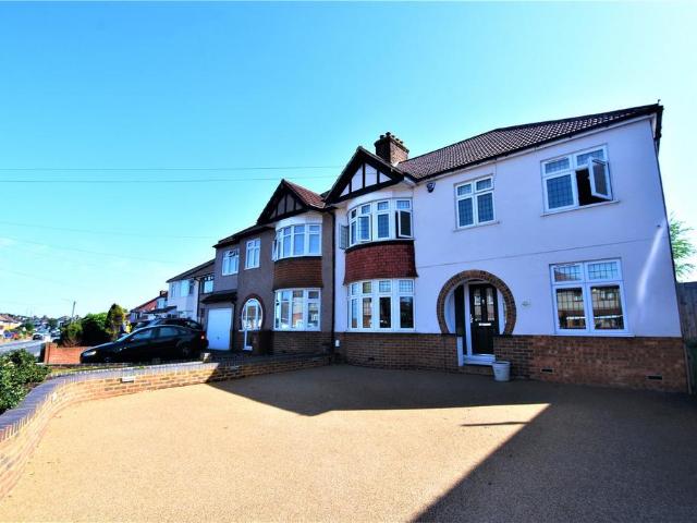Belmont Road, Erith, Kent, DA8 4 bed semi detached house to rent £2,750 pcm £635 pw